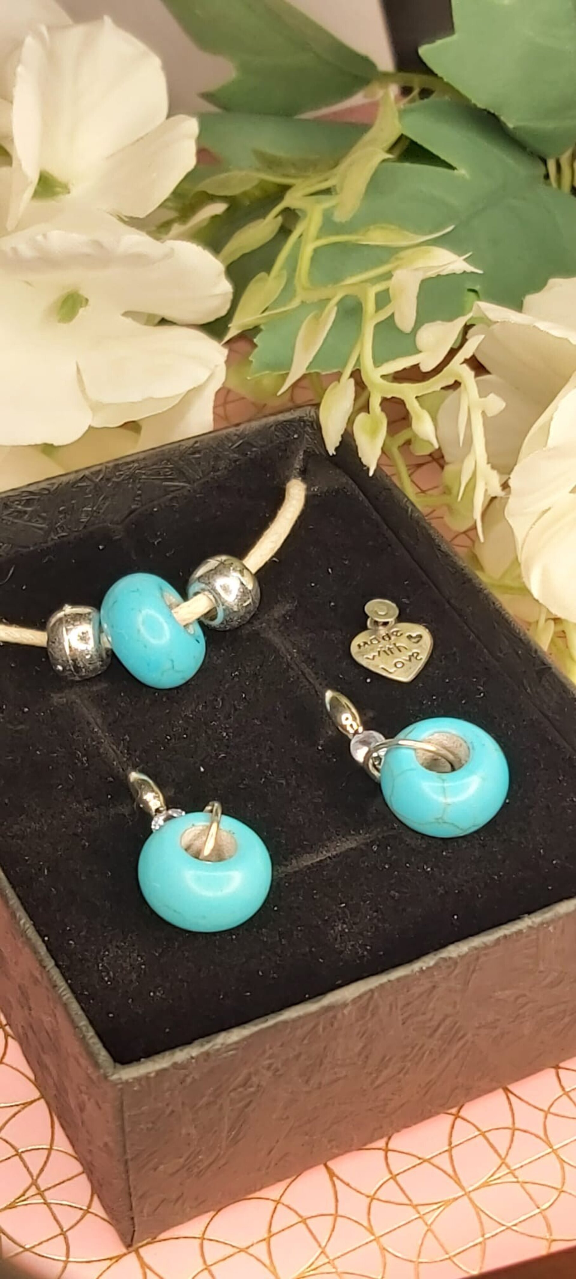 AZURA. CONJUNTO DE PENDIENTES Y COLGANTE - 2