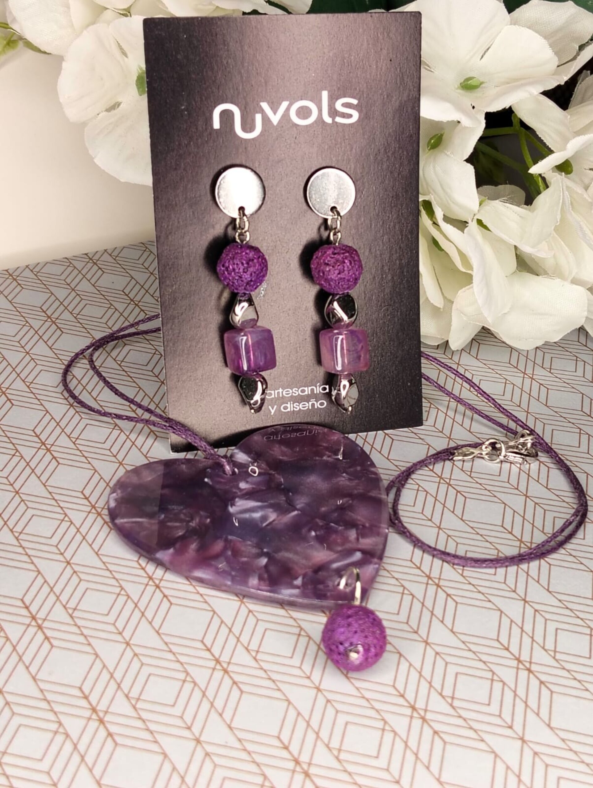 IDUN. CONJUNTO DE PENDIENTES Y COLGANTE - 3
