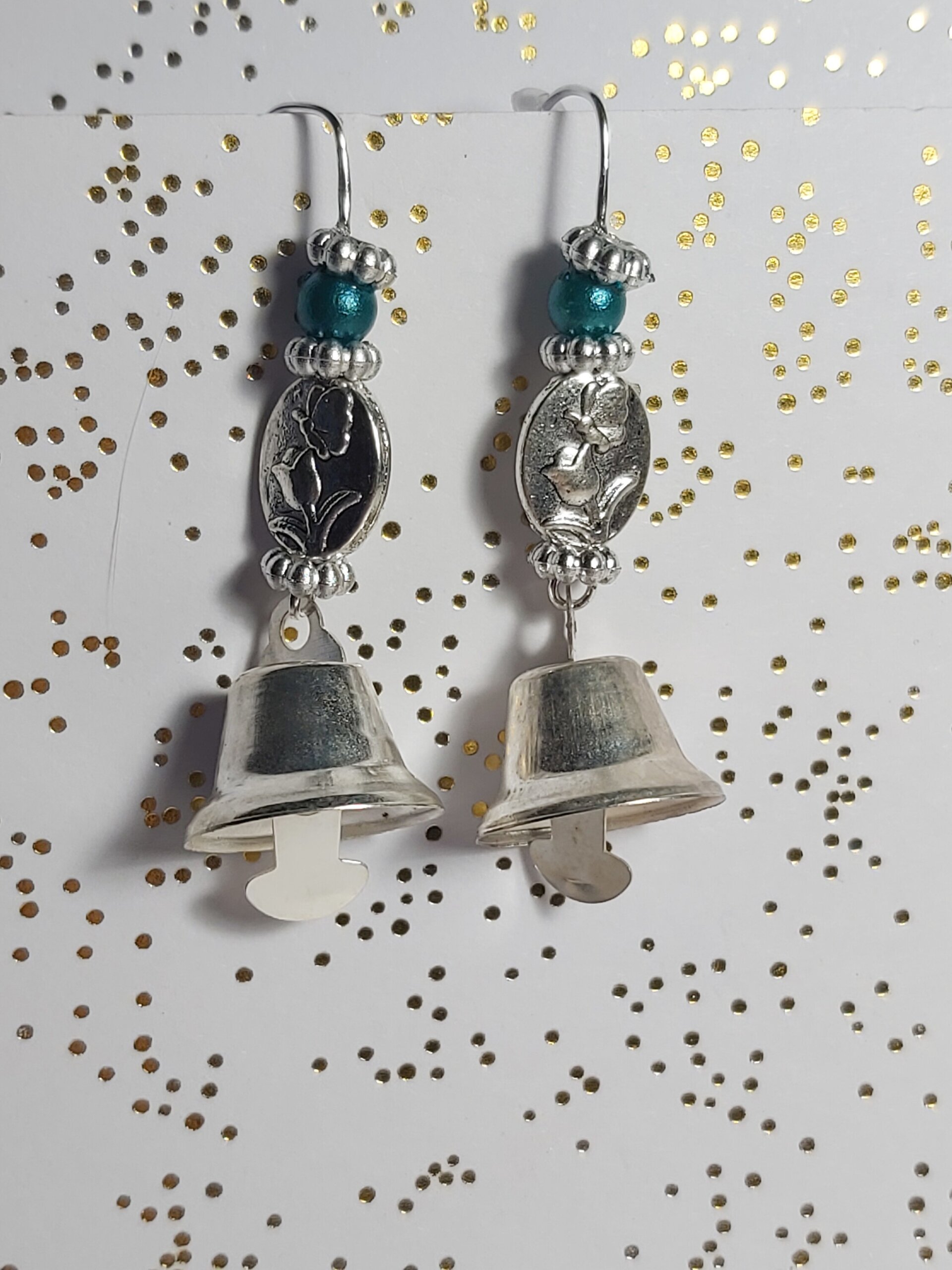 DOS PARES DE PENDIENTES CAMPANA II - 2