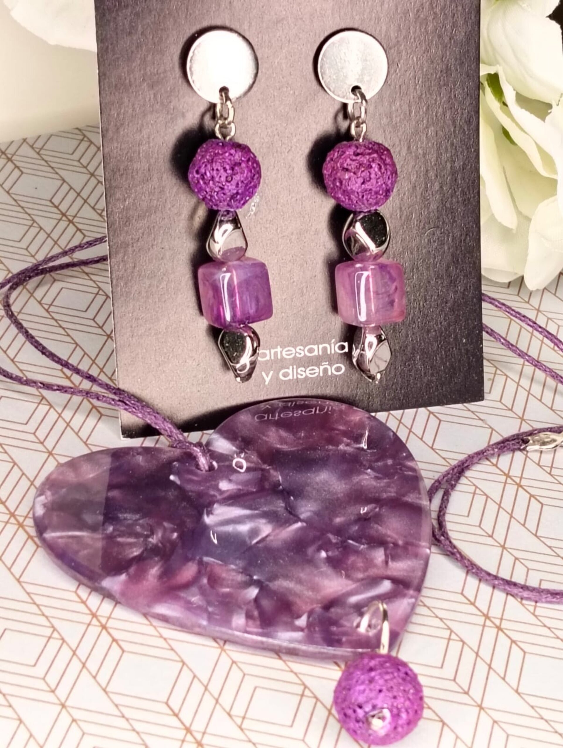 IDUN. CONJUNTO DE PENDIENTES Y COLGANTE - 4