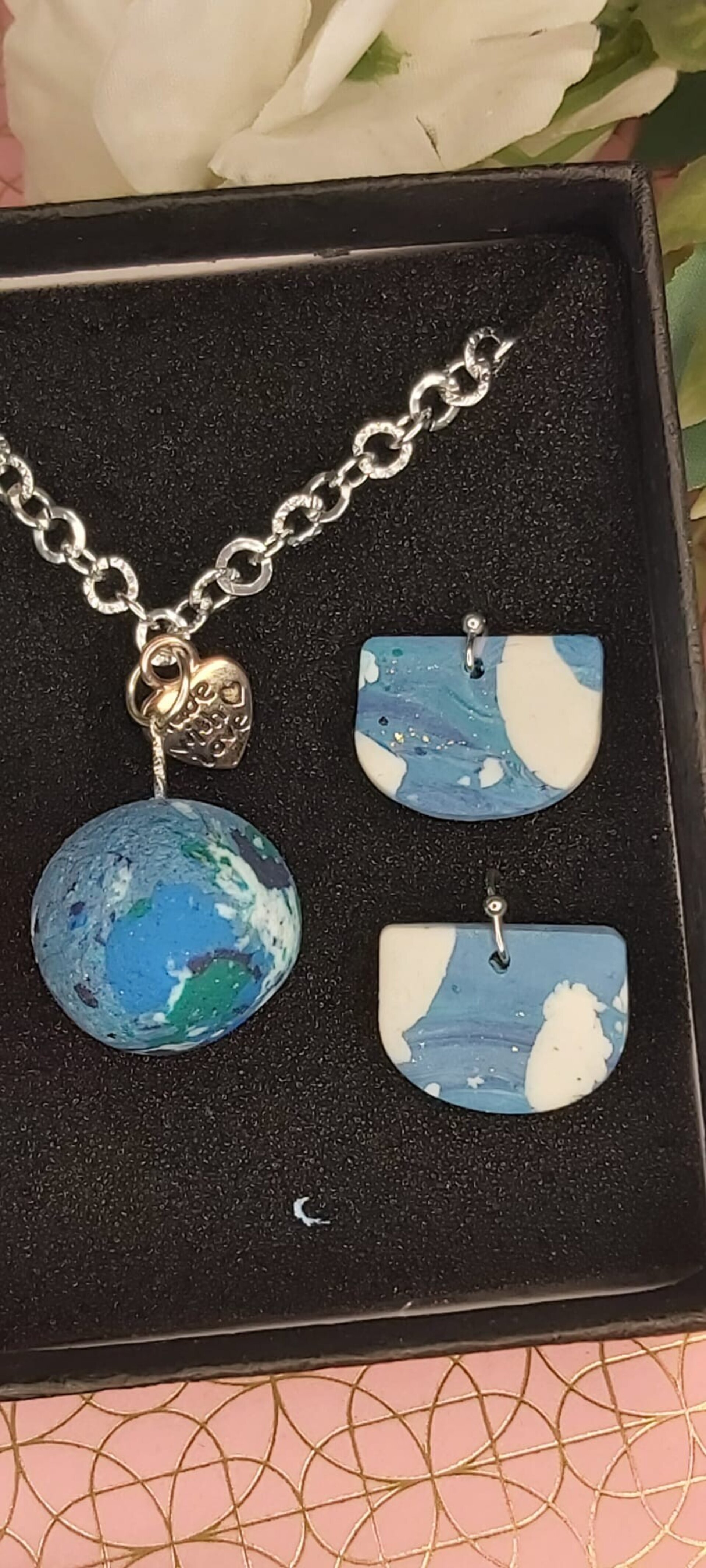 NYSSA. CONJUNTO DE PENDIENTES Y COLGANTE - 3
