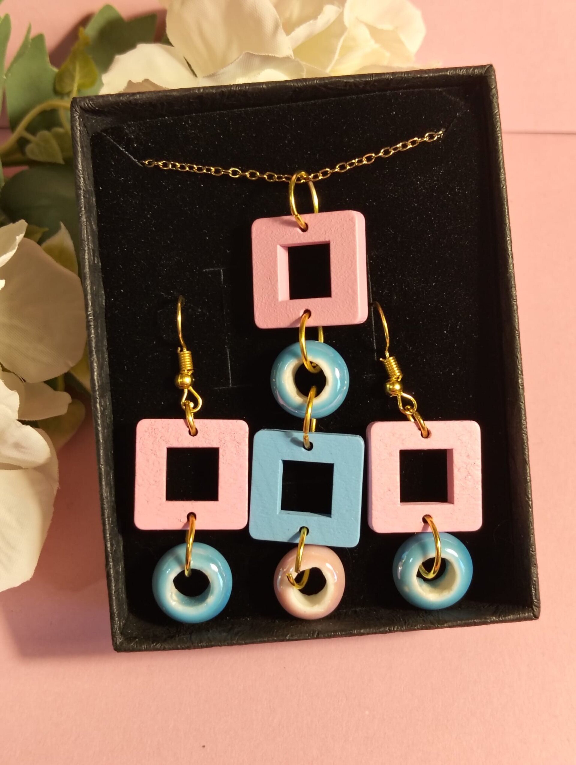 HURR. CONJUNTO DE PENDIENTES Y COLGANTE - 5