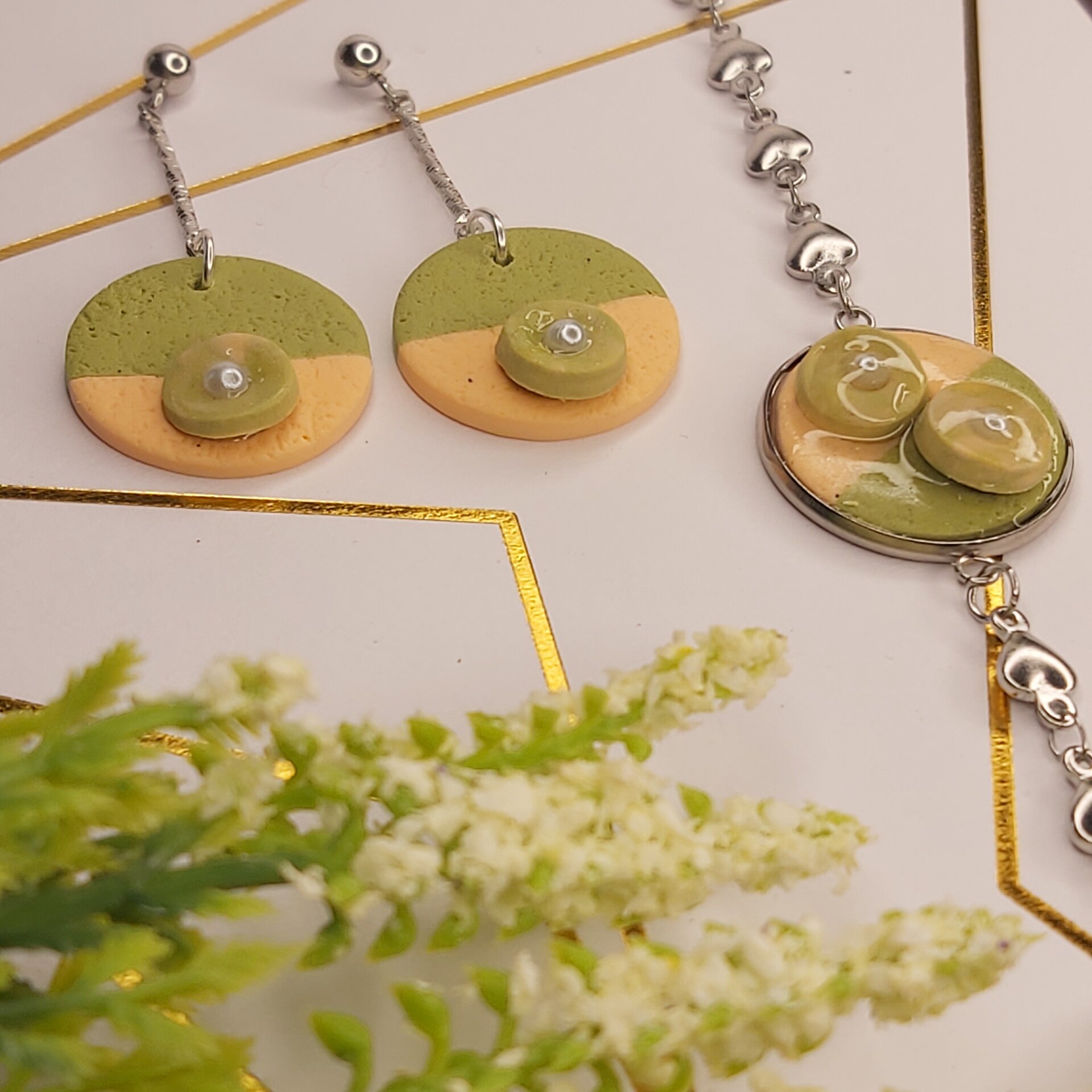FLORENCIA. CONUNTO DE PENDIENTES Y PULSERA. - 2