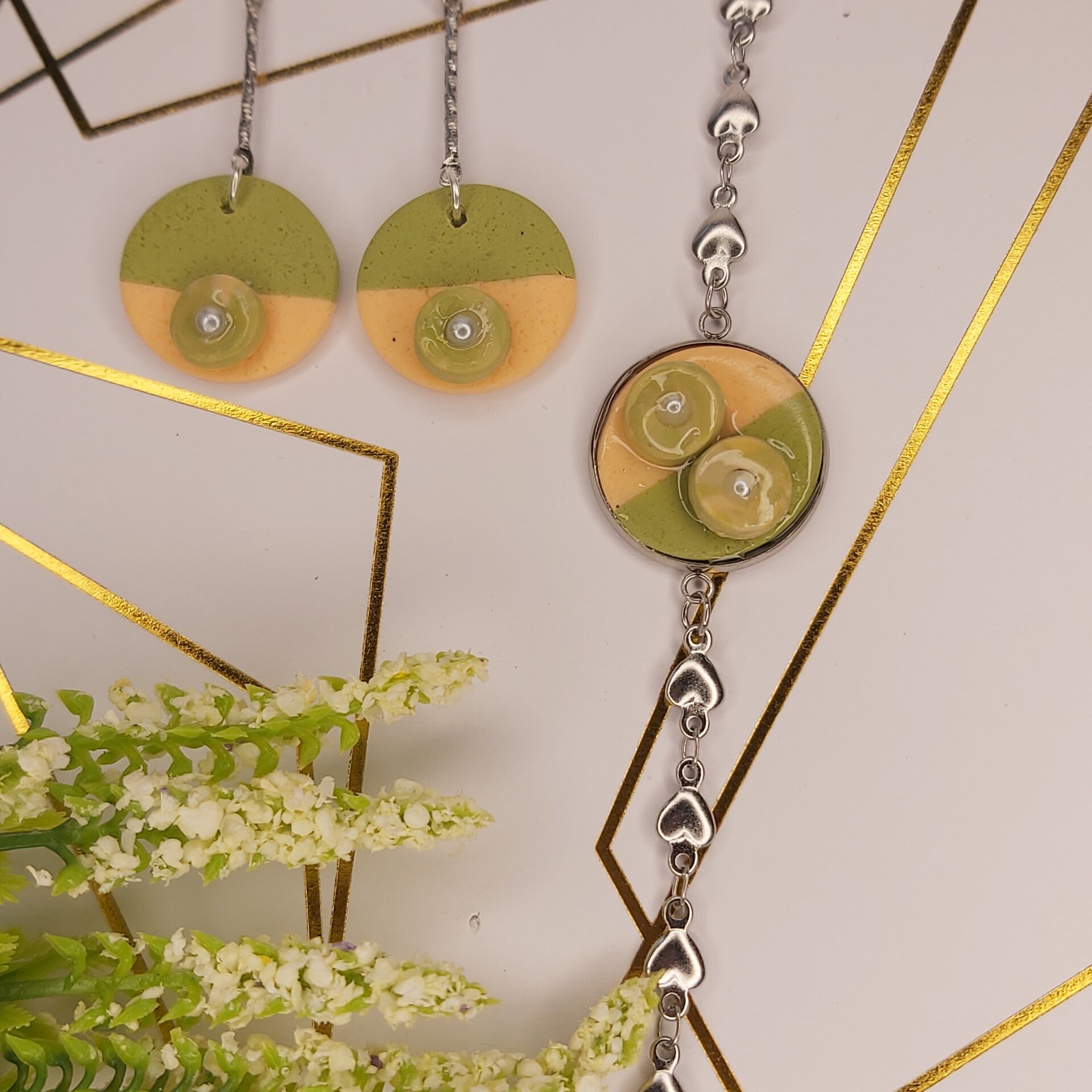 FLORENCIA. CONUNTO DE PENDIENTES Y PULSERA. - 5