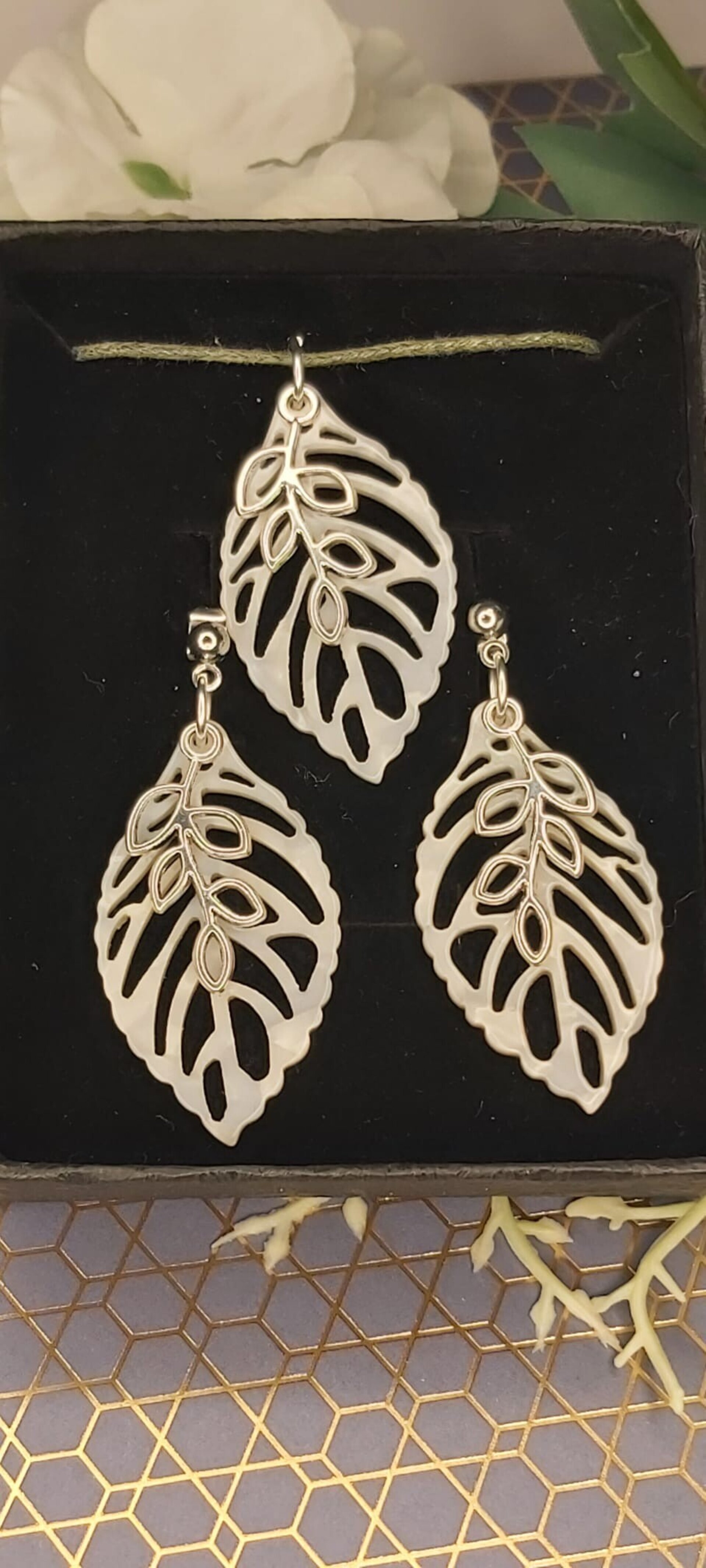 NERINA. CONJUNTO DE PENDIENTES Y COLGANTE - 2