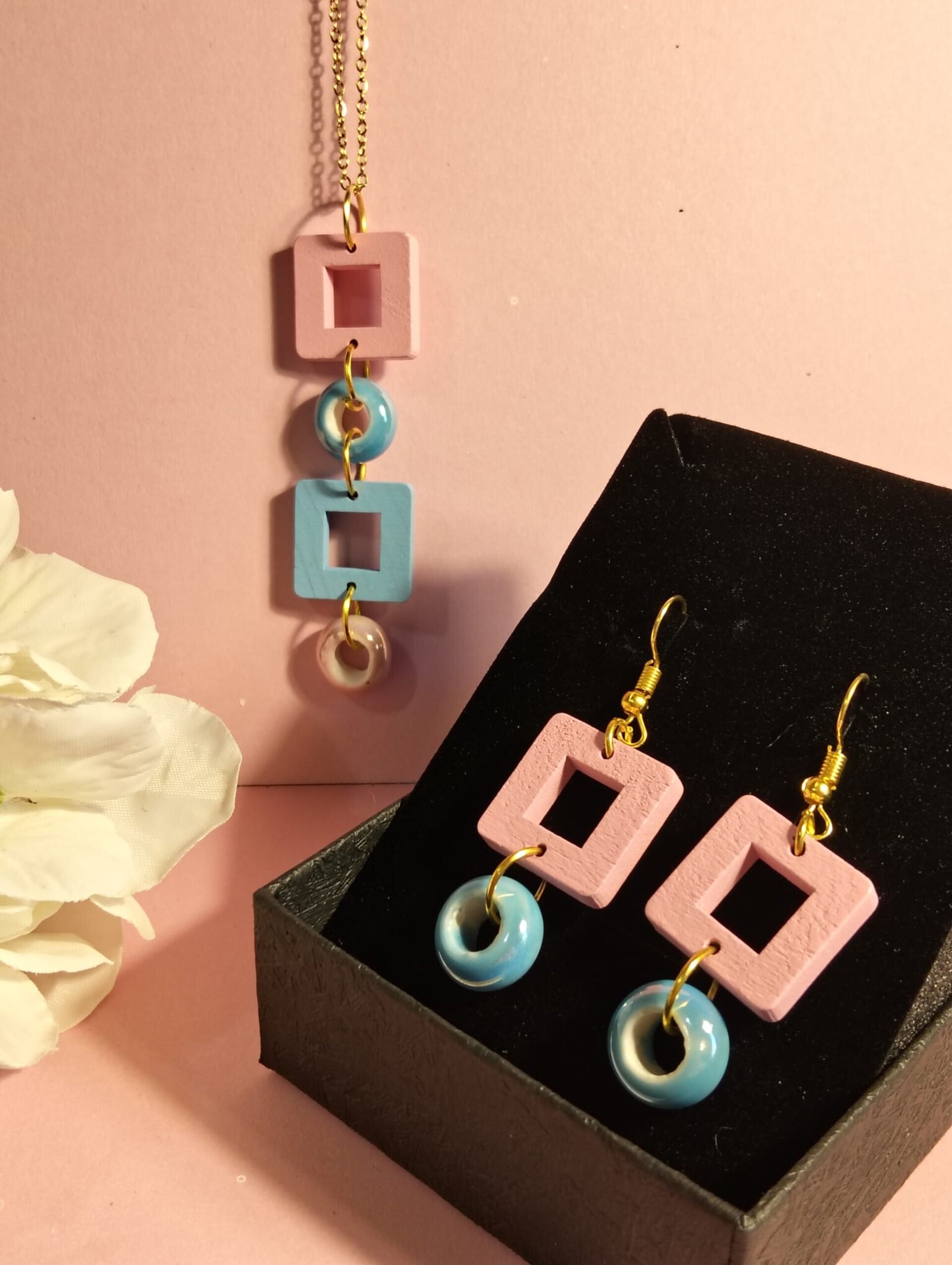 HURR. CONJUNTO DE PENDIENTES Y COLGANTE - 4